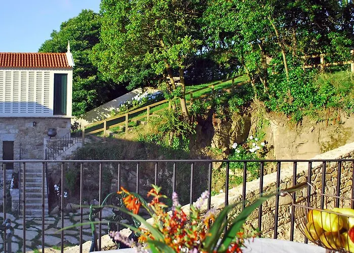Complejo Turistico Rural A Torre De Séjour à la campagne Laxe