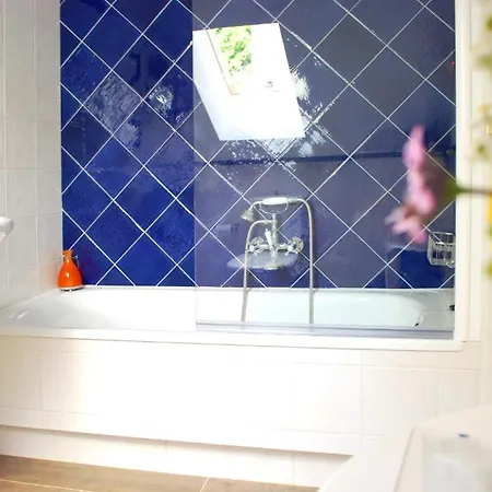 Complejo Turistico Rural A Torre De * Laxe