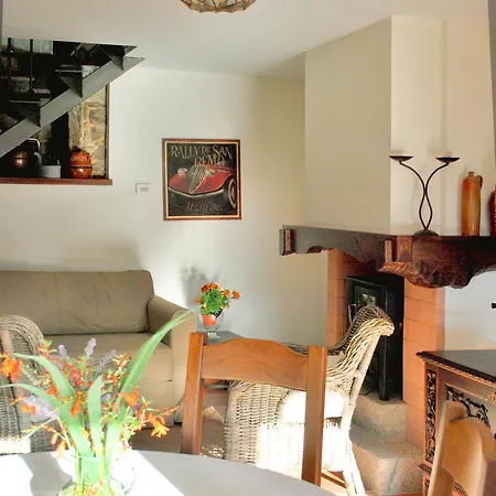 Hétvégi ház Complejo Turistico Rural A Torre De Laxe