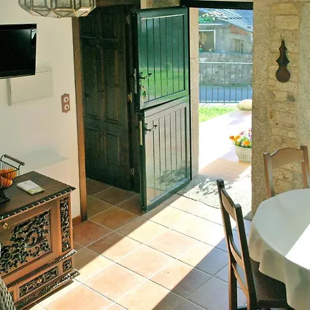 Complejo Turistico Rural A Torre De * Laxe