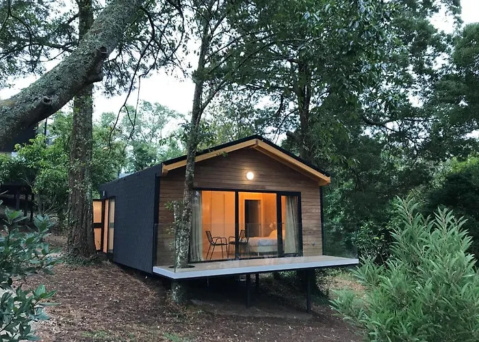 Complejo Turistico Rural A Torre De * Laxe