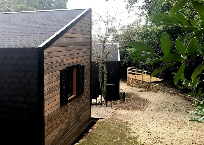 Complejo Turistico Rural A Torre De * Laxe