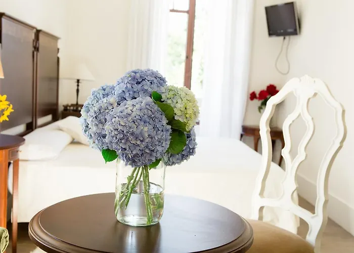 Complejo Turistico Rural A Torre De * Laxe